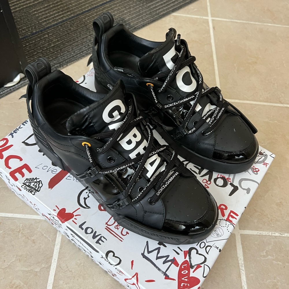 Black dolces